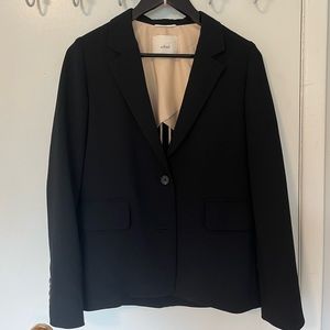 Aritzia Wilfred Blazer - Like New Condition